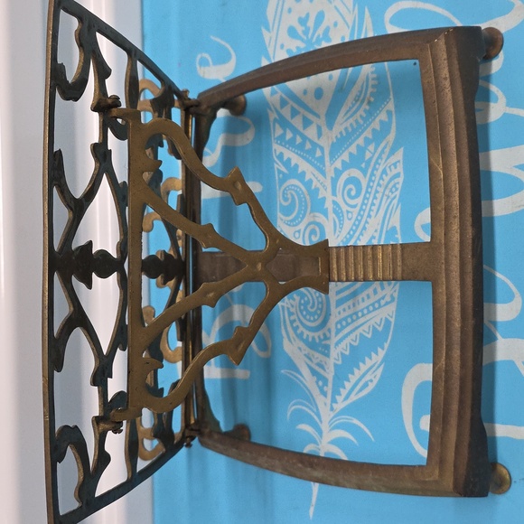 Vintage Solid Brass Nouveau Style Adjustable Folding Book/Easel - Picture 2 of 5